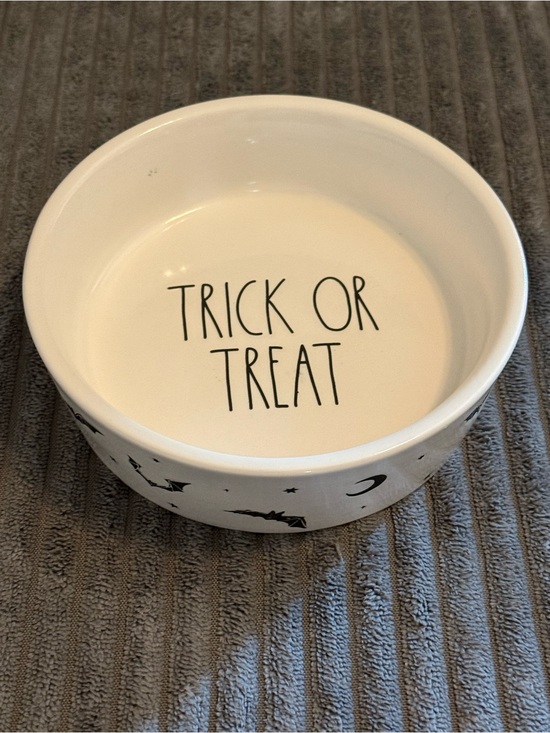 Rae Dunn Other - Rae Dunn White Ceramic Cat 🐈‍⬛ Bowl w/ Halloween Pattern ‘Trick Or Treat’ NWT